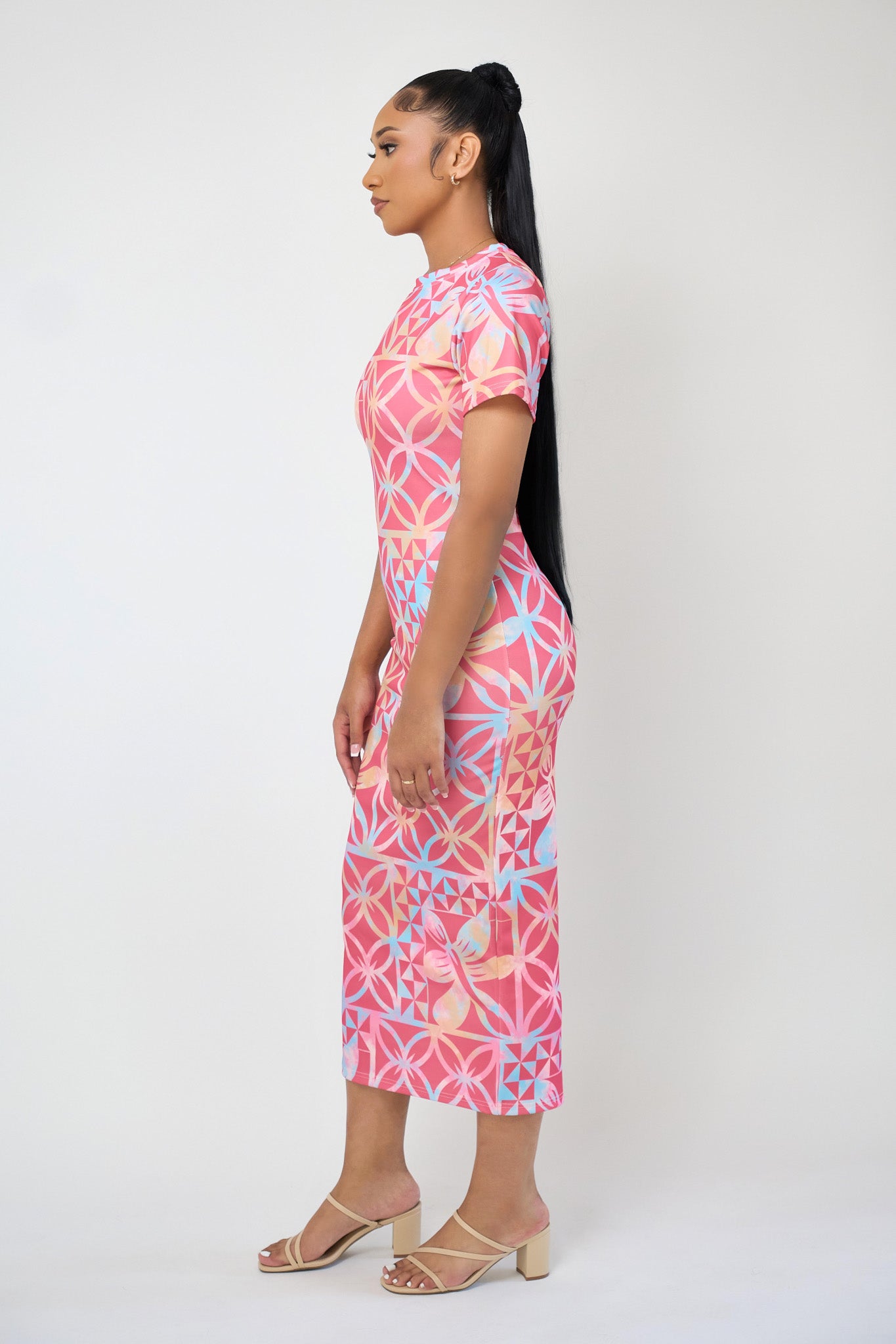 LEILA BODYCON DRESS - PINK - Mariah Island Boutique